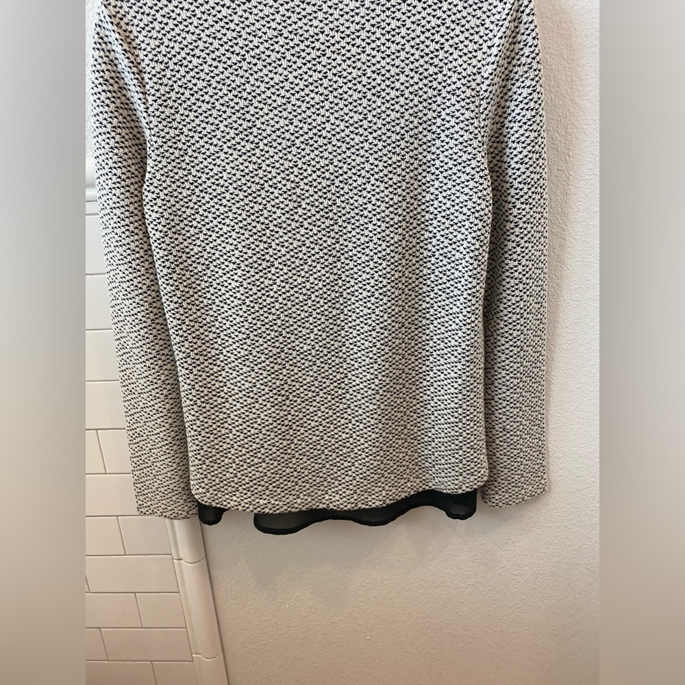 Boutique Brand Black and Cream Sweater